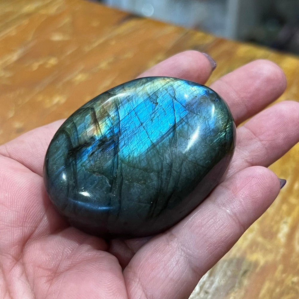 Labradorite Palmstone