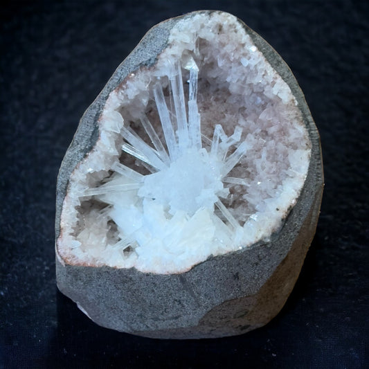 Scolecite Specimen Cave