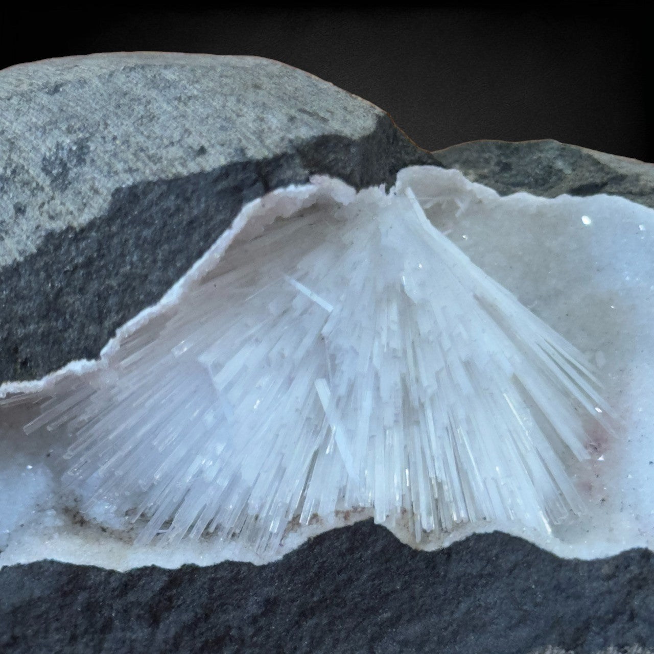 Scolecite Specimen Cave