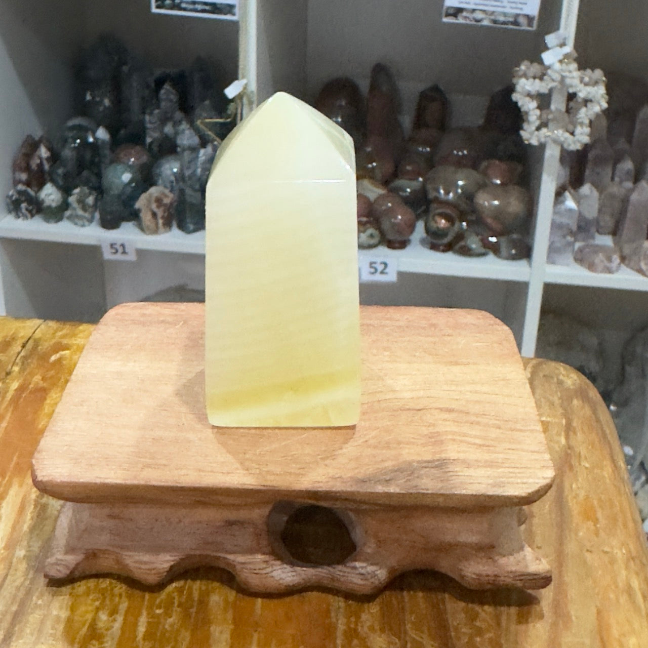 Fingerprint Honey Calcite Tower