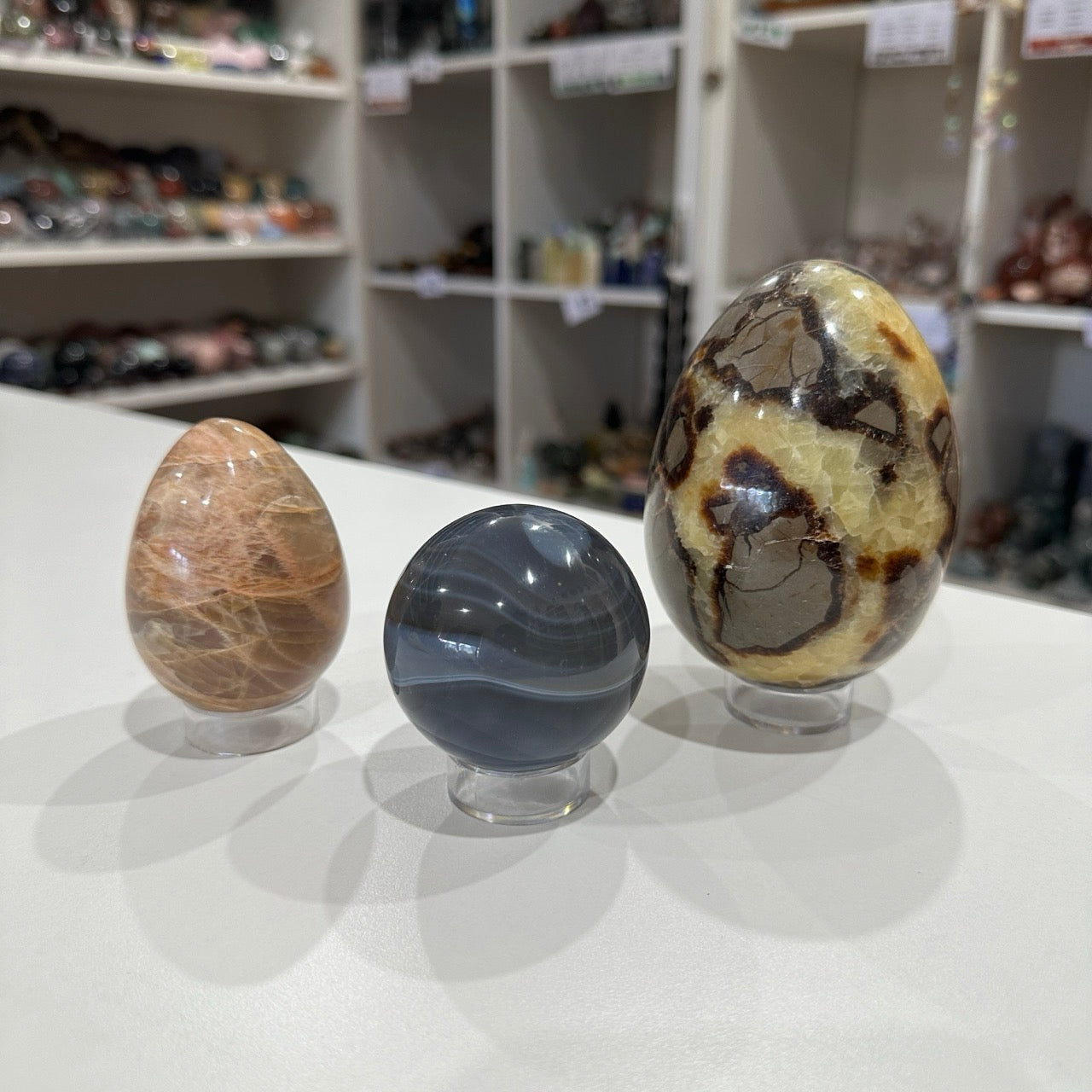 Plastic Sphere/Egg Stand - Medium