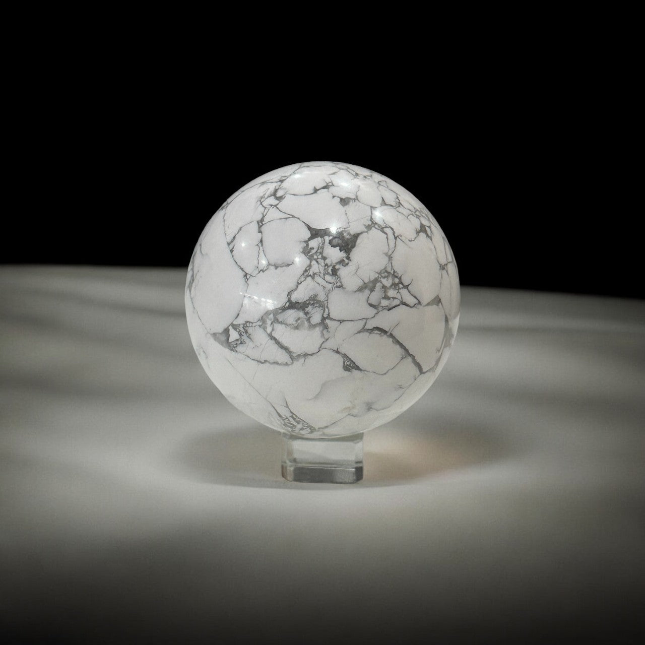 Howlite Sphere | 740g