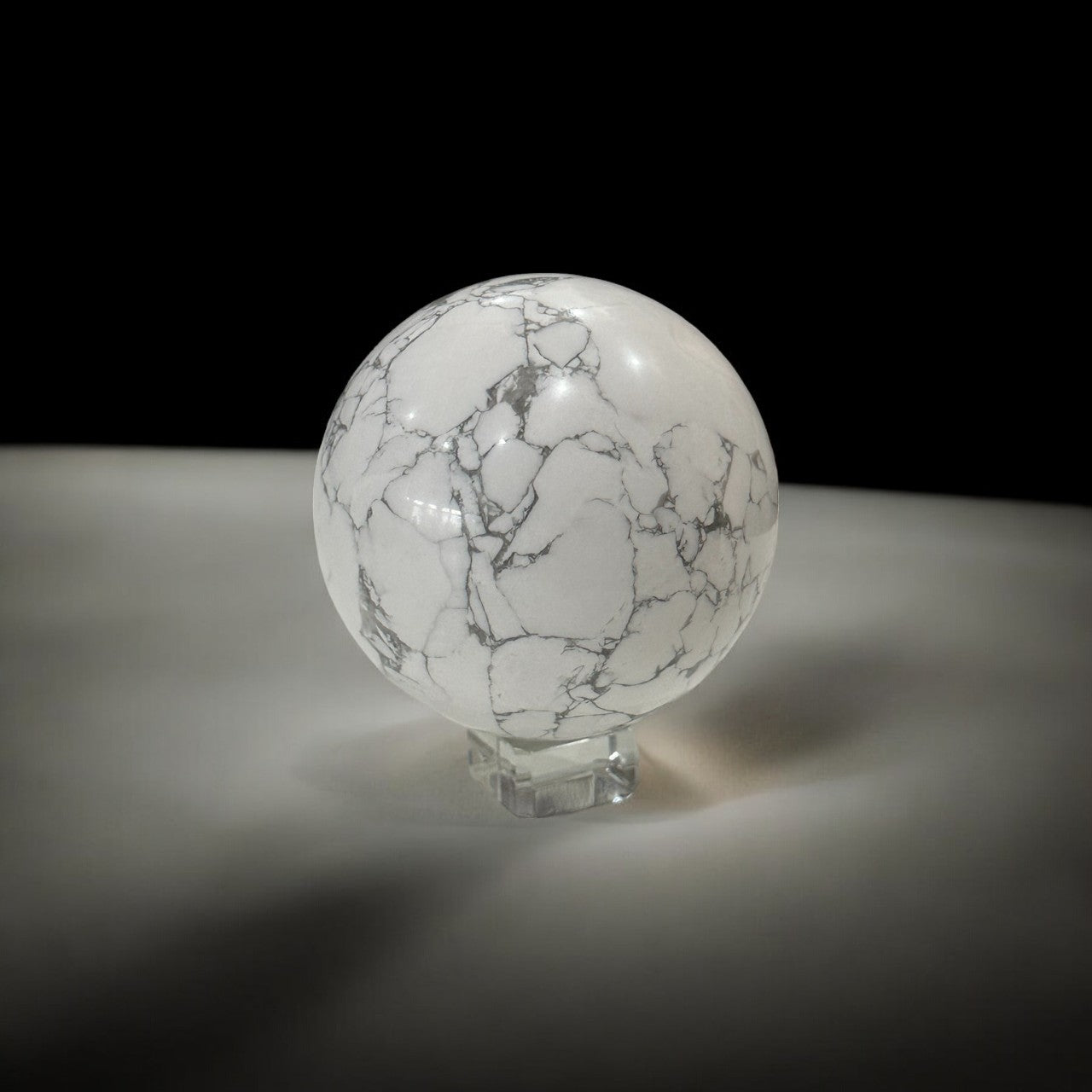 Howlite Sphere | 740g