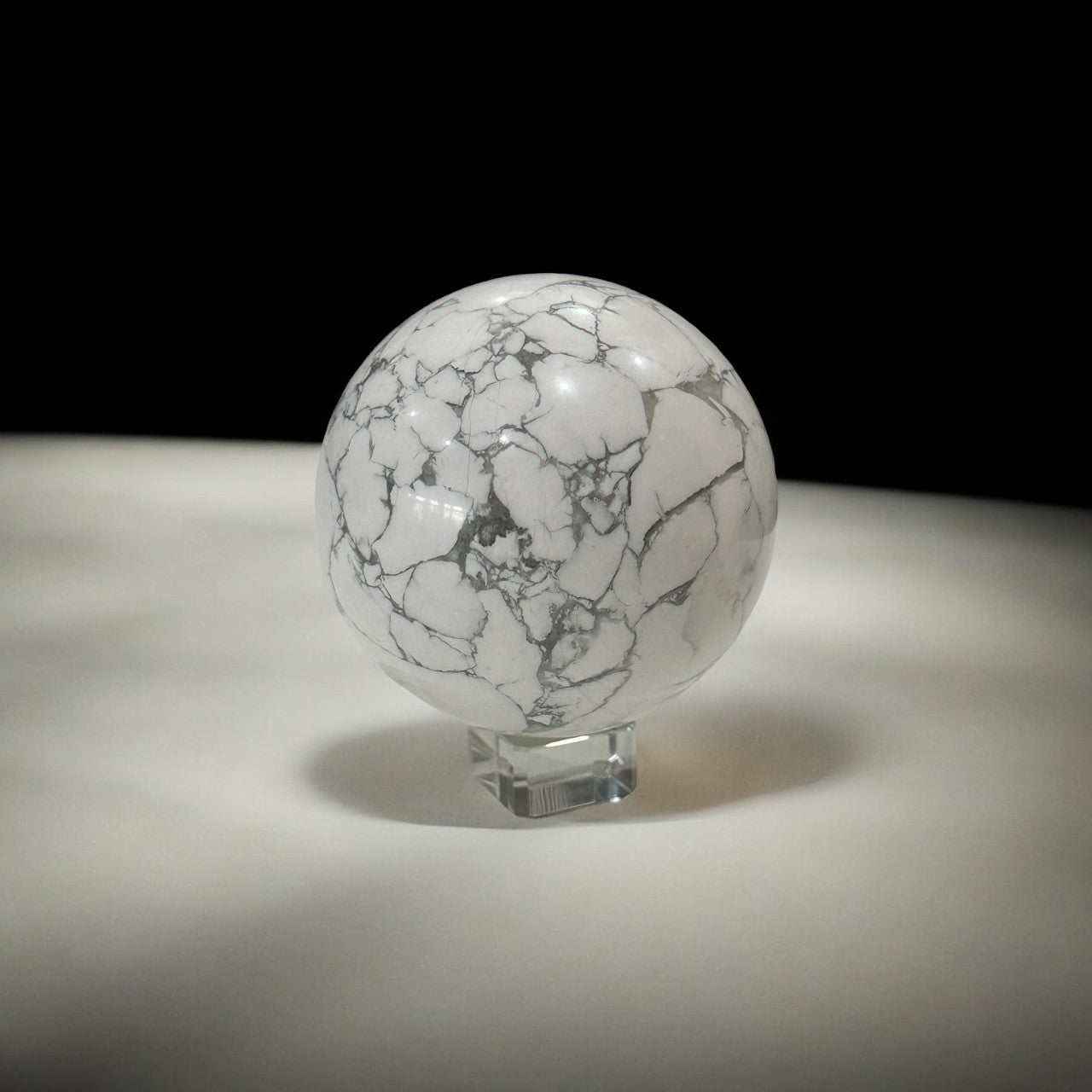 Howlite Sphere | 740g